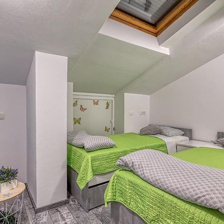 Enjoy At L&C Apartment Ровин Екстериор снимка