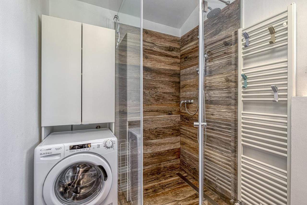 Enjoy At L&C Apartment Ровин Екстериор снимка