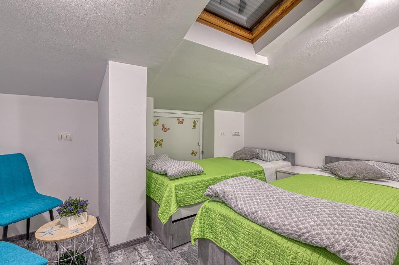 Enjoy At L&C Apartment Ровин Екстериор снимка